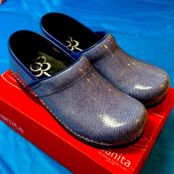 Sanita Shoes - Sanita patent “Dungaree print” clogs, size 37